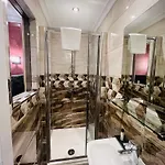 Private Room@Leicestersquare In A Shared Flat