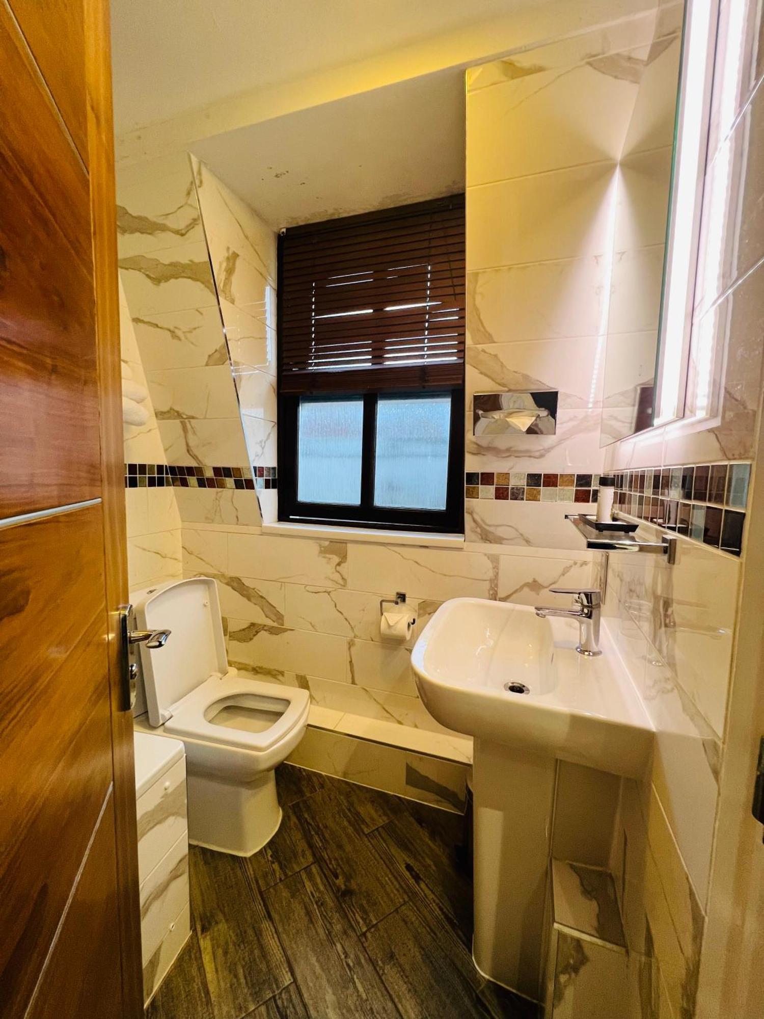 Private Room@leicestersquare In A Shared Flat *