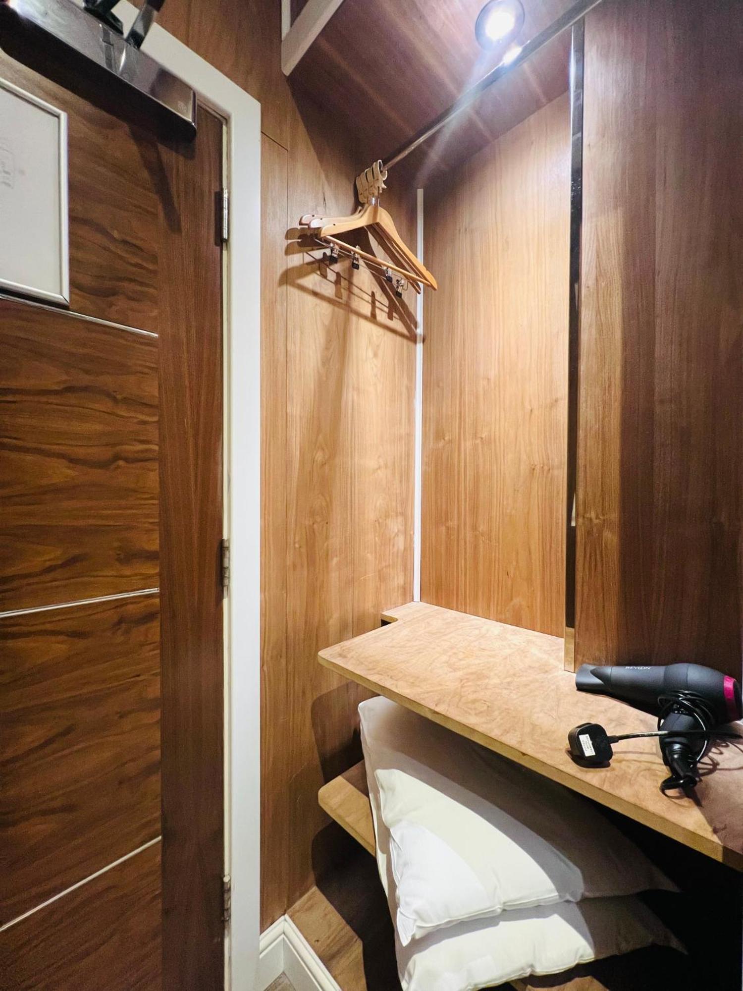 Private Room@leicestersquare In A Shared Flat *